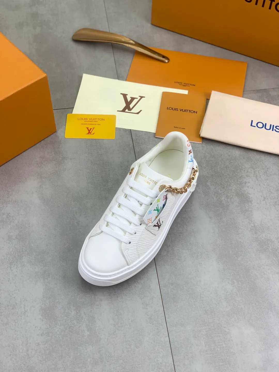 Men's men's shoes 💰P700 New 💶 Top version [LOUIS VUITTON] Couple 🧑‍🤝‍🧑 Craft style series (original order) New 🍀LV Louis Vuitton - top version LV classic high-top trendy shoes! Made of imported original craft calfskin, original breathable lining, and original wear-resistant, lightweight, high-end TPU outsole! High quality products! A variety of colors are available, code numbers: female 35-39, male 39-44 (female 40, male 45 customized)